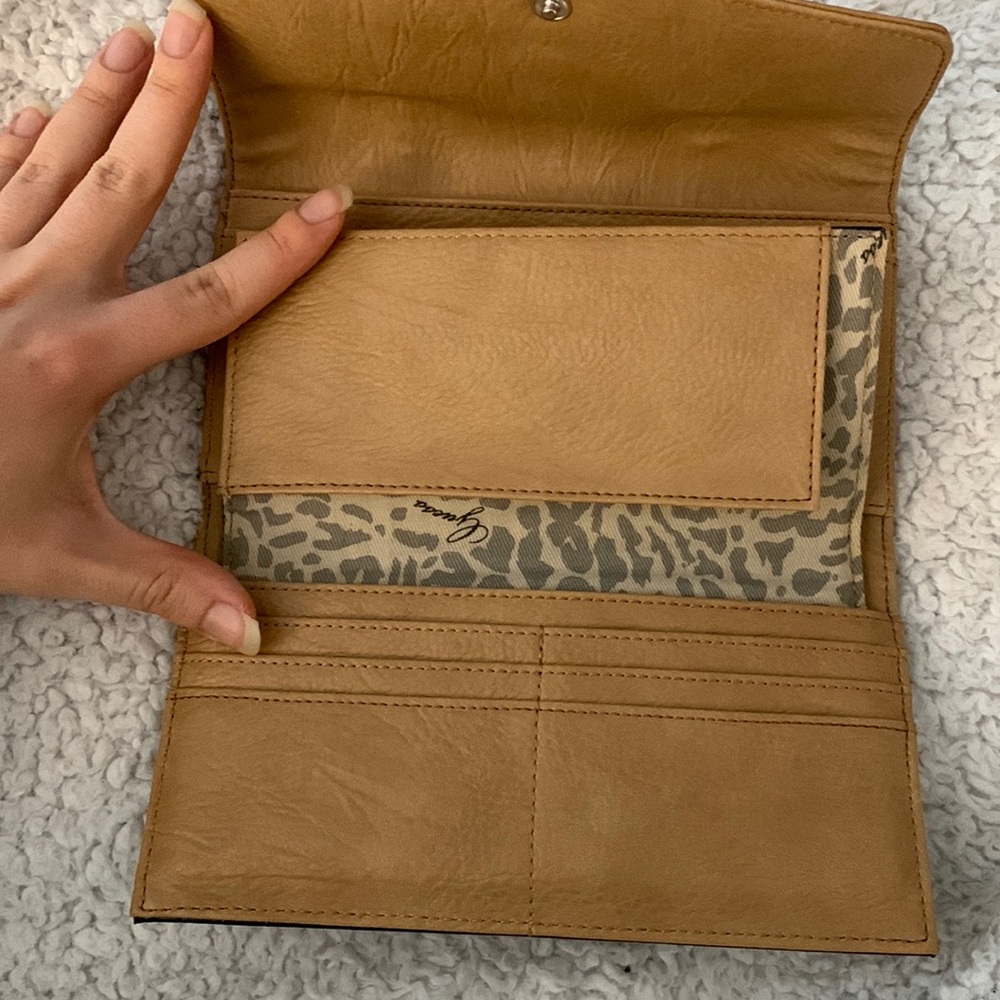 Guess Patent Snakeskin Wallet - Picture 15 of 17